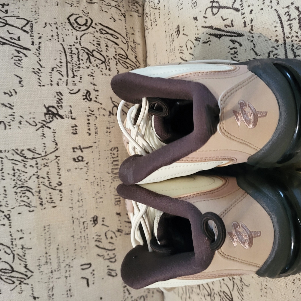 Nike Brown and Cream Athletic Shoes Low-Top Design